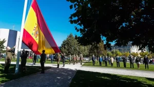 Izado o arriado de bandera
